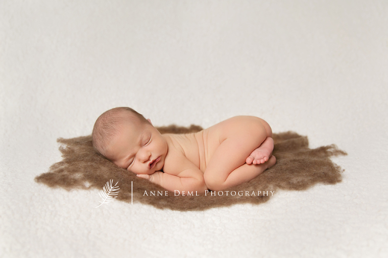 babyfotografie-in-muenchen-babyfotograf-liebevolle_und-natuerliche-babyfotos-anne-deml-greta