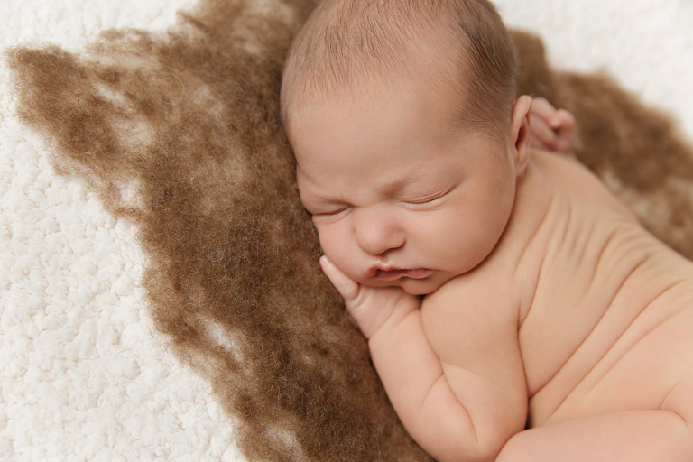 babyfotografie-in-muenchen-babyfotograf-liebevolle_und-natuerliche-babyfotos-anne-deml-greta1