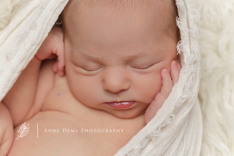 babyfotografie-in-muenchen-babyfotograf-liebevolle_und-natuerliche-babyfotos-anne-deml-greta13