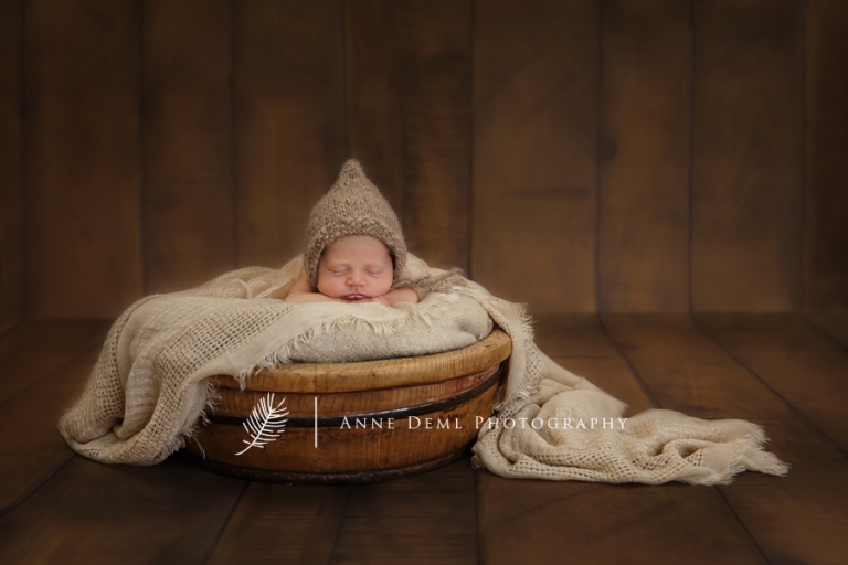 niedliche-babyfotos-babyfotograf-muenchen-fotostudio-fuer-babyfotografie-geburt-neugeborene-18