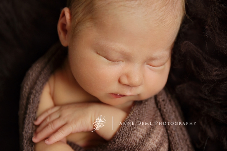 niedliche_babyfotos_muenchen_hebamme_geburt_fotostudio_babyfotograf_ingolstadt_freising_anne_deml_fotografie_marlene10