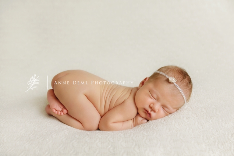 niedliche_babyfotos_muenchen_hebamme_geburt_fotostudio_babyfotograf_ingolstadt_freising_anne_deml_fotografie_marlene5