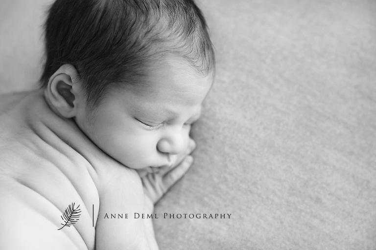 bezaubernde_babyfotos_babyfotograf_anne_deml_muenchen_neugeborene_geburt_lucca5