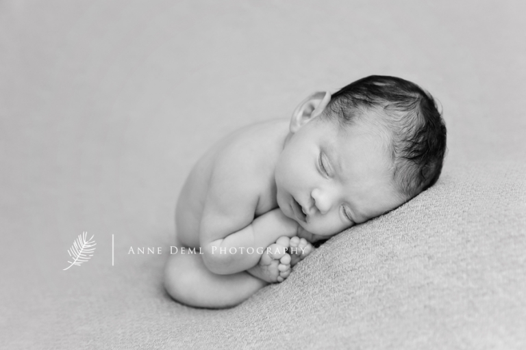 erfahrene_babyfotografin_neugeborenenfotos_im_fotostudio_ingolstadt_muenchen_anne_deml_clara
