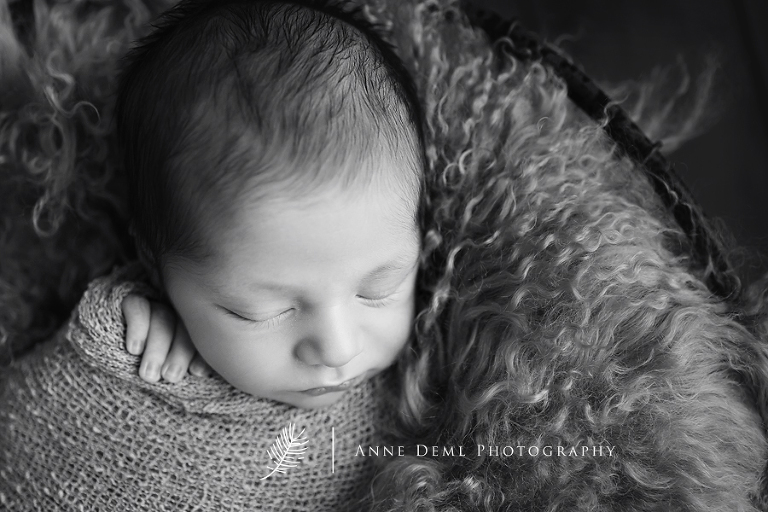 babyfotografie_fuer_suesse_gefuehlvolle_babyfotos_in_bayern_anne_deml_fotografie_lucca15