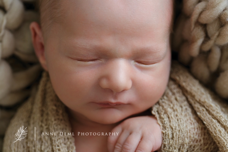 neugeborenenfotografie_babyfotograf_babybilder_babyfotos_anne_deml_muenchen_freising_ingolstadt_gefuehlvolle_neugeborenenfotos_constantin16