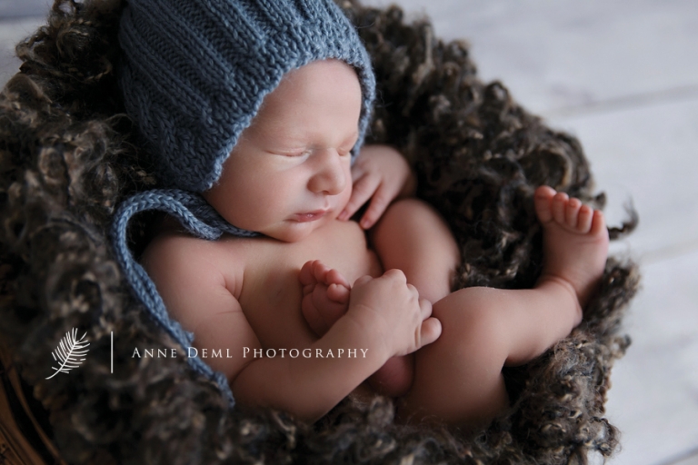 neugeborenens_baby_sieben_tage_alt_babfotos_fotostudio_muenchen_spezialist_schwanger_geburt_hebamme_anne_deml_babyfotograf_constantin_10