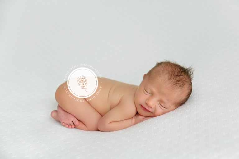 schlafendes_neugeborenes_geburt_krankenhaus_babyfotoshooting_babyfotos_im_fotostudio_anne_deml_muenchen_augsburg_ingolstadt_natalie19