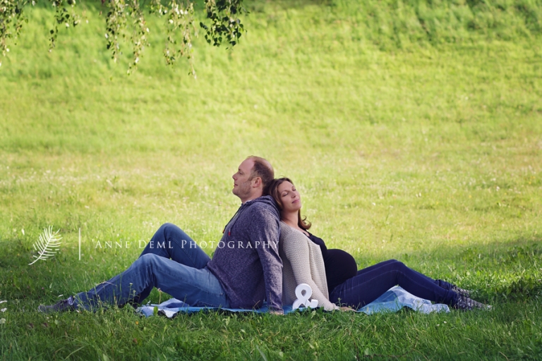 natuerliche_schwangerschaftsfotos_ungestellte_babybauchbilder_babybauchfotografie_babybauchfotos_in_der_natur_anne_deml_muenchen_ingolstadt_augsburg_nina2