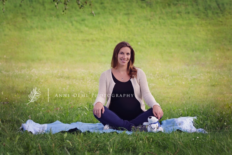 natuerliche_schwangerschaftsfotos_ungestellte_babybauchbilder_babybauchfotografie_babybauchfotos_in_der_natur_anne_deml_muenchen_ingolstadt_augsburg_nina4
