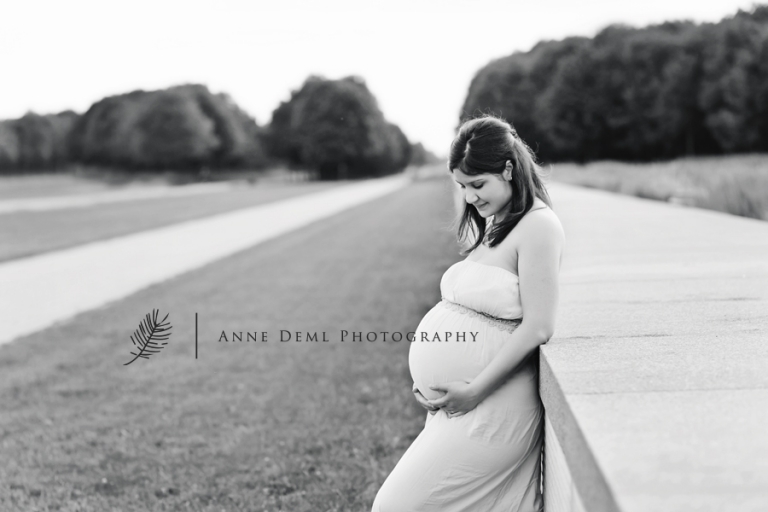 natuerliche_ungestellte_babybauchfotos_in_muenchen_anne_deml_drillinge_babybauch_draussen_schwangerschaftsfotos_schwangerschaft_krankenhaus_geburt_baby_babyfotograf_hana6