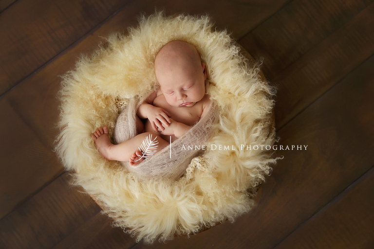babyfotograf_fuer_besondere_exklusive_babyfotografie_neugeborenenfotografie_neugeborenenfotos_babyfotos_im_fotostudio_muenchen_babystudio_atelier_geburt_krankenhaus_schwanger_laura12