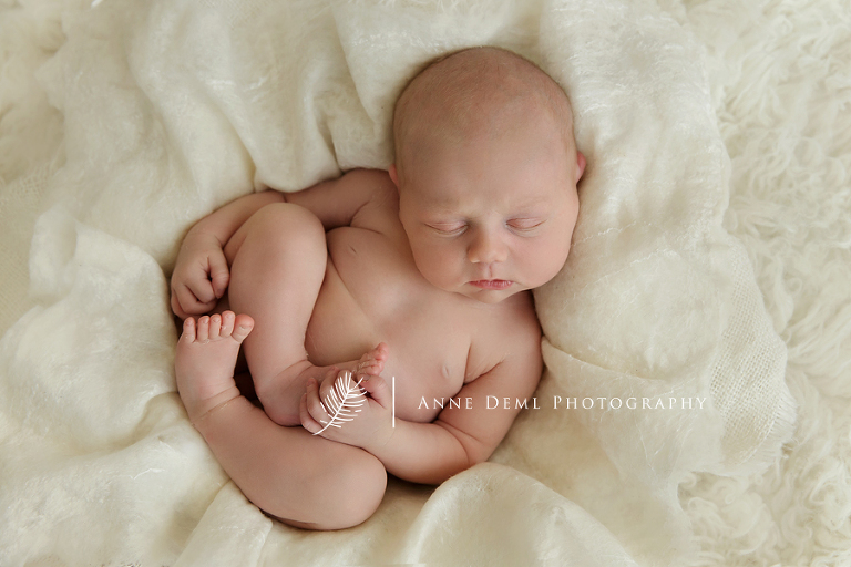 besondere_babyfotos_neugeborenenfotos_babyfotograf_babyfotografie_Anne_deml_muenchen_anne_deml_geburt_neugeborene_hebamme_krankenschwester_laura19