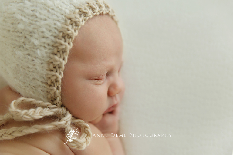 besondere_babyfotos_neugeborenenfotos_babyfotograf_babyfotografie_muenchen_anne_deml_geburt_neugeborene_hebamme_krankenhaus_laura1