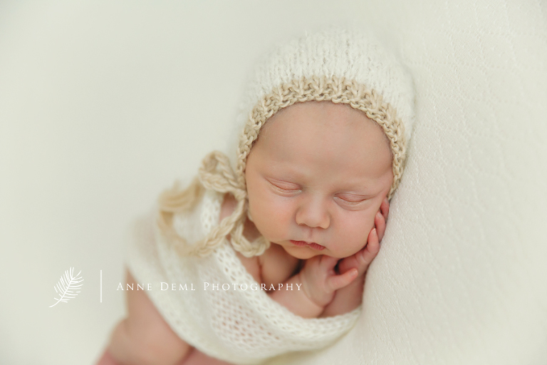 besondere_babyfotos_neugeborenenfotos_babyfotograf_babyfotografie_muenchen_anne_deml_geburt_neugeborene_hebamme_krankenhaus_laura3