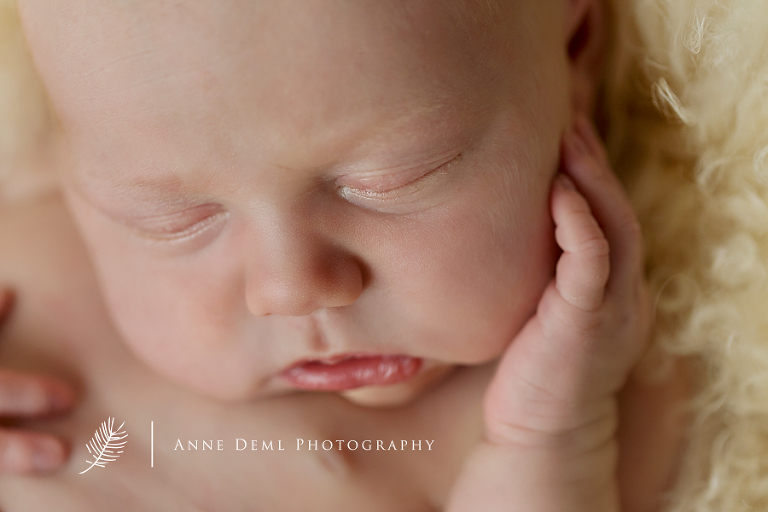 besondere_babyfotos_neugeborenenfotos_babyfotograf_babyfotografie_muenchen_anne_deml_geburt_neugeborene_hebamme_krankenschwester_laura18