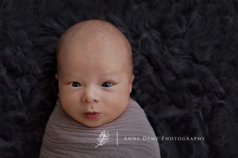 zarte_neugeborenenbilder_babyfotograf_anne_deml_muenchen_einzigartige_erinnerungen_babyfotos_geburt_krankenhaus_fotograf_noah9