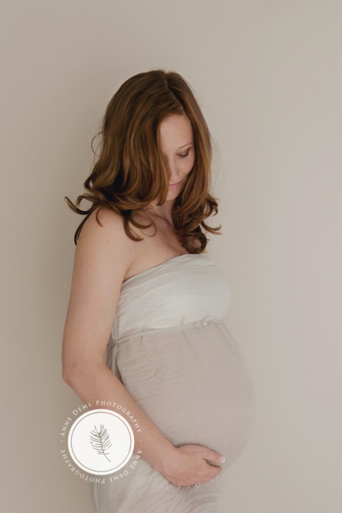 babybauchbilder_in_unterwaesche_nackter_babybauch_babyfotograf_anne_deml_ingolstadt_muenchen_fotostudio_melanie_5