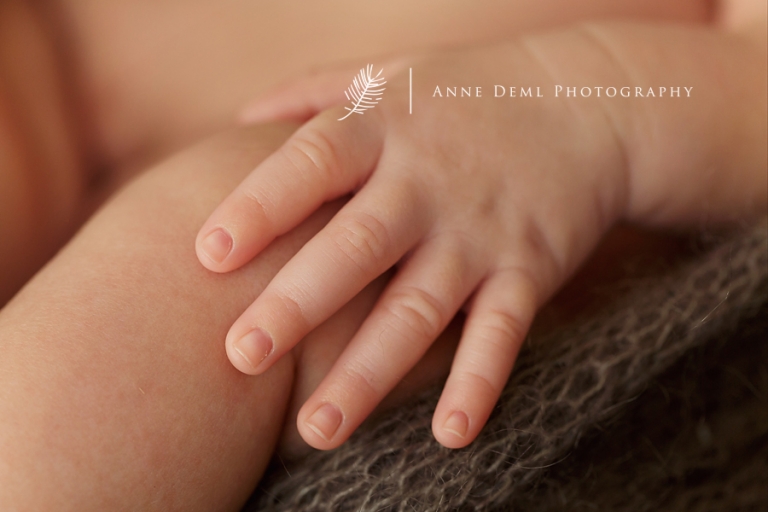 einzigartige_neugeborenenfotos_babyfotograf_anne_deml_muenchen_ingolstadt_freising_geburt_krankenhaus_hebamme_babyshooting_babyfotos_babyfotografie_18