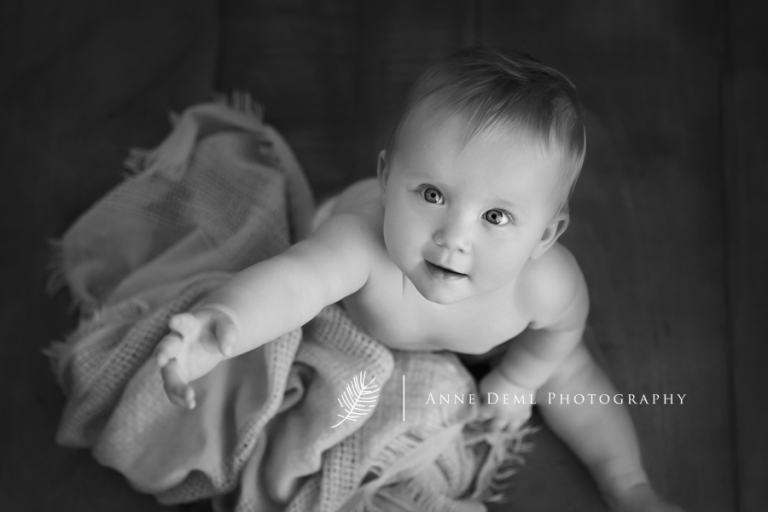 suesse_babybilder_babyshooting_babyfotografie_babyfotograf_fotostudio_babyzimmer_fotoatelier_anne_deml_fotografie_muenchen_freising_ingolstadt_augsburg_emma_12