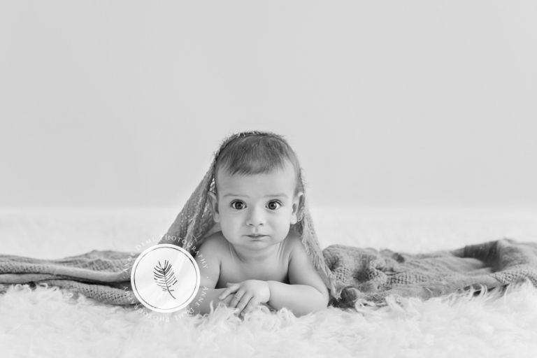 fotostudio_babyfotografie_babyfotos_niedlich_suess_baby_muenchen_ingolstadt_freising_ungestellte_natuerliche_babybilder_leon_17