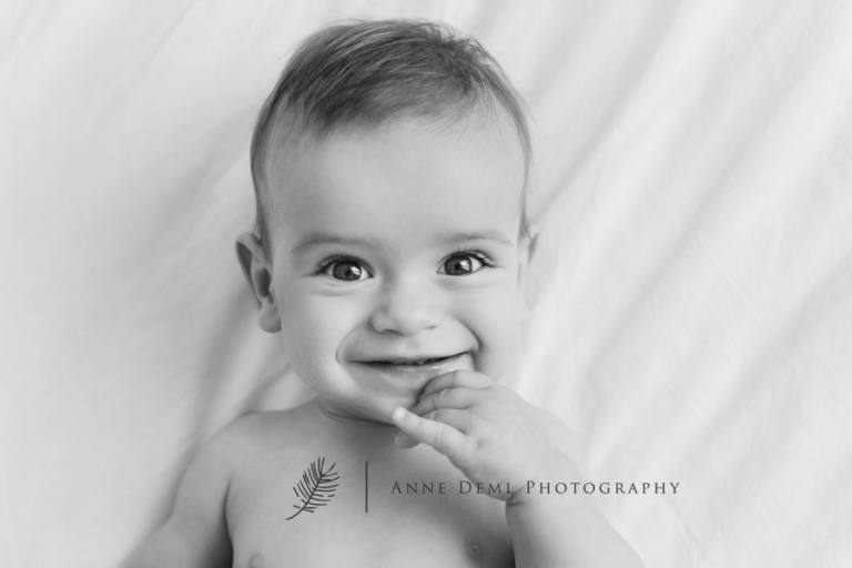 niedliche_babyfotos_baby_acht_monate_babyshooting_muenchen_anne_deml_fotografie_babybilder_fotostudio_professionell_einzigartig_liebevoll_leon_2