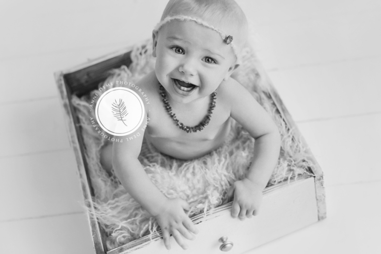 suesse_professionelle_babyfotos_babyfotograf_anne_deml_muenchen_freising_ingolstadt_babybilder_babyshooting_im_ersten_jahr_marie_3