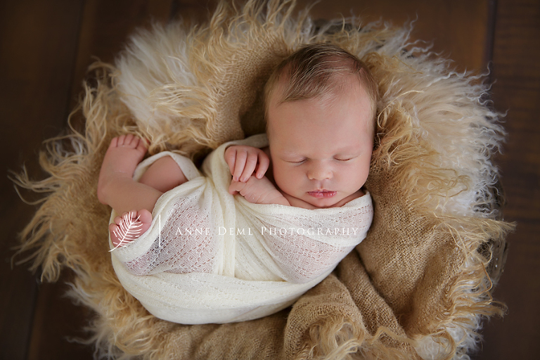 besondere_und_schoene_neugeborenenfotografie_anne_deml_babyfotograf_muenchen_charlotte_01