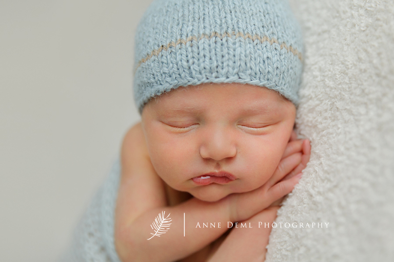niedliche_babyfotos_neugebornenbilder_babyfotograf_fotostudio_muenchen_anne_deml_babyfotografie_geburt_neugeborenes_anne_geddes_freising_babyshooting_tim_010
