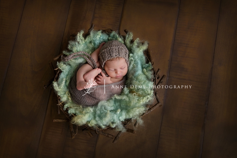 professionelle_neugeborenenfotos_fotostudio_babyfotograf_anne_deml_muenchen_geburt_babybilder_krankenhaus_hebamme_flynn_04