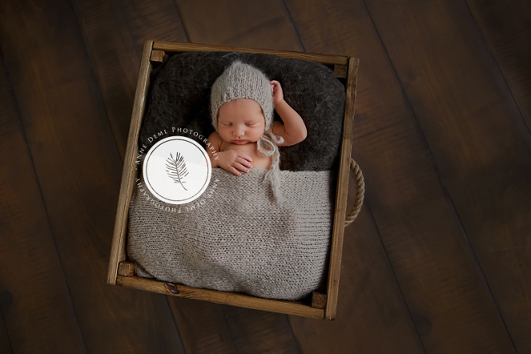suesse_babybilder_neugeborenenfotos_babyshooting_baby_muenchen_babyfotografin_professionelle_babyfotos_neugeborenenfotografie_augsburg_tim_15