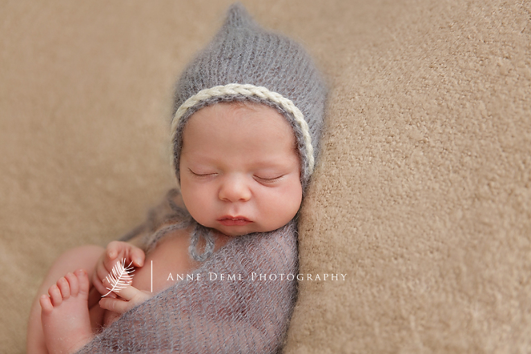 liebevolle_besondere_babyfotografie_professionelle_babyfotos_neugeborenenshooting_anne_deml_muenchen_geburt_babyfotografin_freising_mio_9