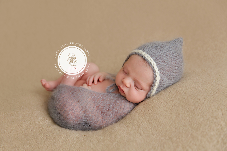 niedliche_babyfotos_augsburg_neugeborenenfotos_muenchen_babyfotograf_anne_deml_fotostudio_fotoatelier_baby_geburt_hebamme_neugeborene_mio_2