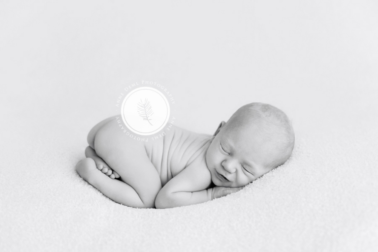 babyfotograf_bayern_liebevolle_babyfotos_eltern_geburt_krankenhaus_neugeborenes_besondere_babyfotografie_anne_deml_muenchen_spezialisiert_auf_neugeborenenfotografie_finley_13