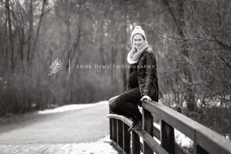 babybauchbilder_winter_outdoor_ungezwungen_natuerlich_schwangerschaftsfotos_schwangerschaft_babybauch_babybauchfotografie_anne_deml_muenchen_babyfotograf_eltern_geburt_krankenhaus_baby_isi_18