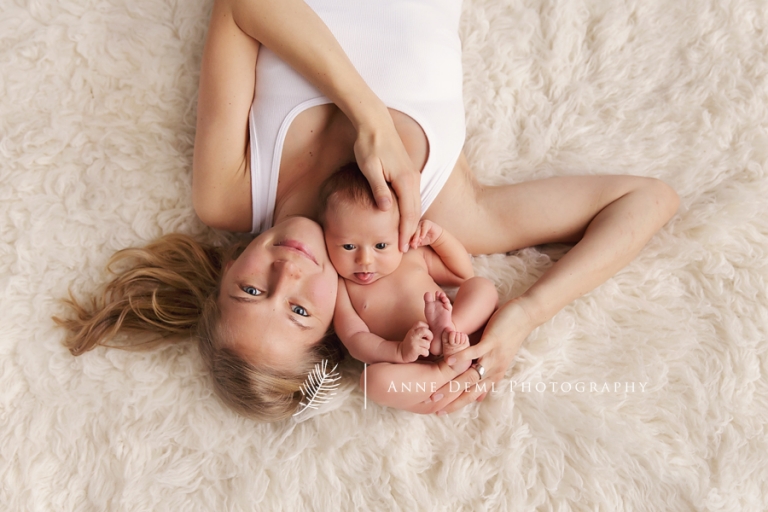 babyfotos_muenchen_neugeborene_suesse_babybilder_anne_deml_babyfotografin_sara_12