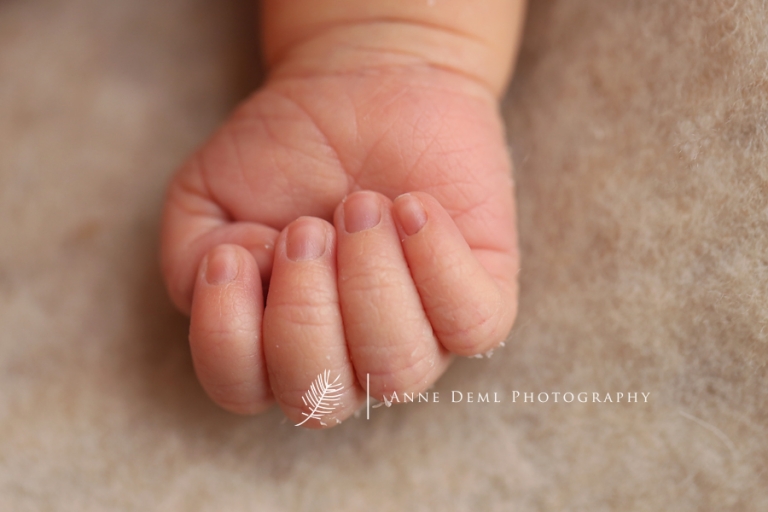 neugeborenenfotos_babyshooting_muenchen_besondere_babybilder_anne_deml_babyfotografie_fotostudio_sara_13
