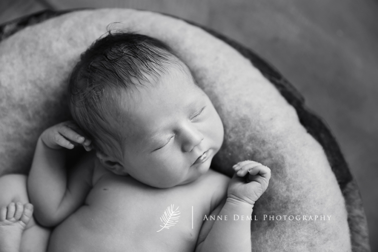 neugeborenenfotos_babyshooting_muenchen_besondere_babybilder_anne_deml_babyfotografie_fotostudio_sara_14