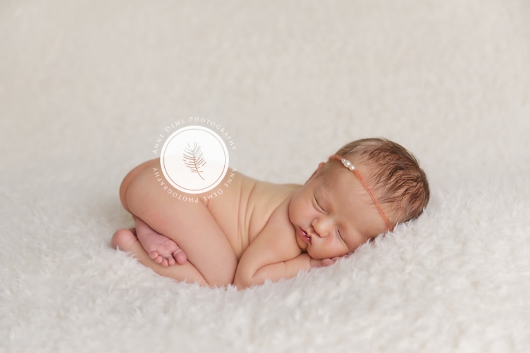 neugeborenenfotos_babyshooting_muenchen_besondere_babybilder_anne_deml_babyfotografie_fotostudio_sara_16