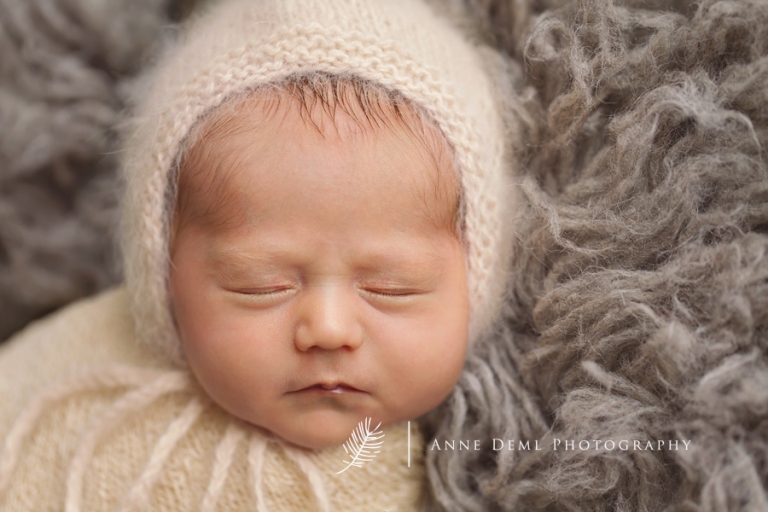 neugeborenenfotos_babyshooting_muenchen_besondere_babybilder_anne_deml_babyfotografie_fotostudio_sara_17