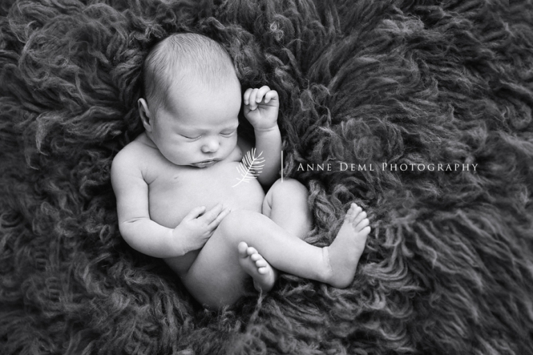 besondere_babyfotos_babyshooting_anne_deml_muenchen_babyfotograf_babyzimmer_clara_15
