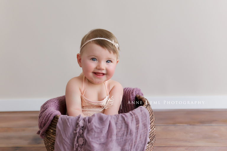 niedliche_ungezwungene_babybilder_babyfotografie_freising_bayern_babyfotograf_anne_deml_babybilder_augsburg_natalie_10
