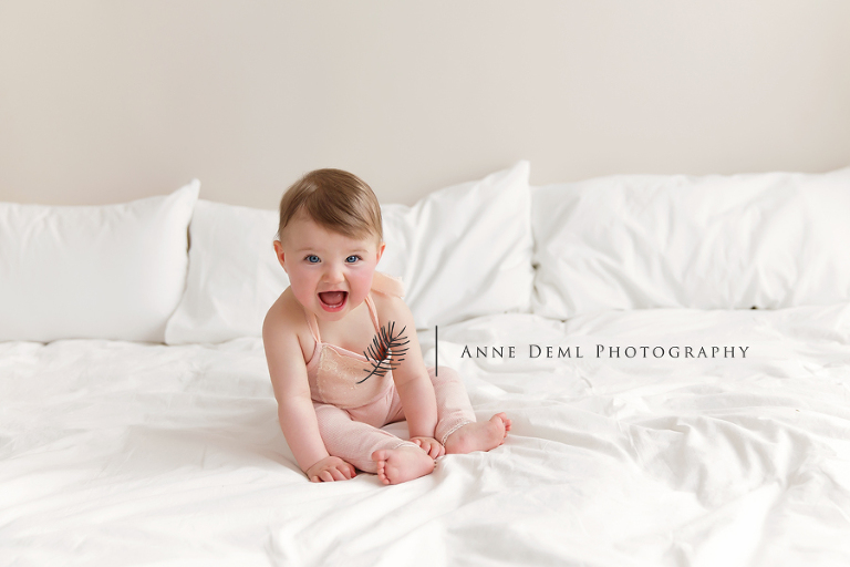 niedliche_ungezwungene_babybilder_babyfotografie_freising_bayern_babyfotograf_anne_deml_babybilder_augsburg_natalie_11