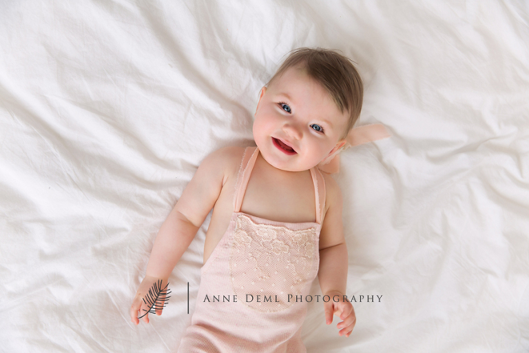 niedliche_ungezwungene_babybilder_babyfotografie_freising_bayern_babyfotograf_anne_deml_babybilder_augsburg_natalie_12