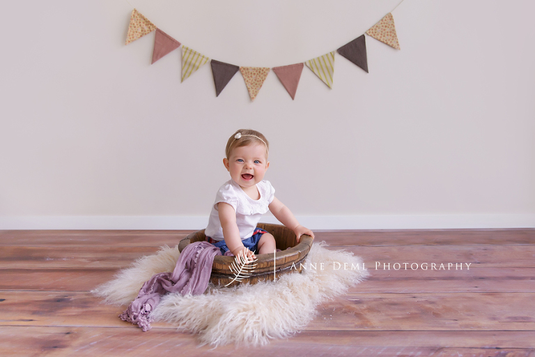 suesse_ungezwungene_babyfotos_babybilder_muenchen_babyfotografie_freising_babyshooting_anne_deml_isabell