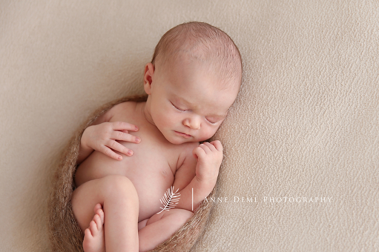 neugeborenenfotos_niedliche_professionell_babyfotograf_anne_deml_muenchen_mia_1
