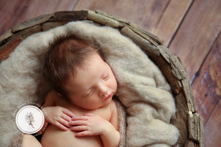 suesse_babybilder_muenchen_babyfotograf_anne_deml_fotostudio_neugeborene_hebamme_krankenhaus_elena_1