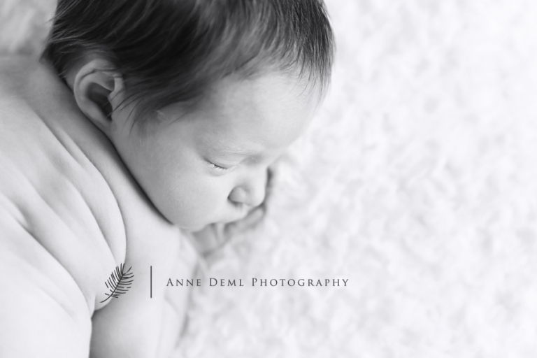 suesse_babybilder_muenchen_babyfotograf_anne_deml_fotostudio_neugeborene_hebamme_krankenhaus_elena_3