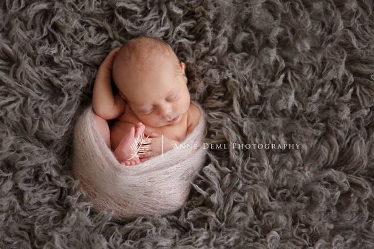 suesse_babybilder_neugeborenenfotografie_muenchen_anne_deml_babyshooting_babybilder_augsburg_freising_babyfotograf_fotostudio_Zoe_1