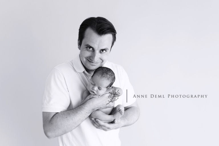 babybilder_mit_eltern_mama_papa_schlafende_neugeborene_neugeborenenfotos_muenchen_13